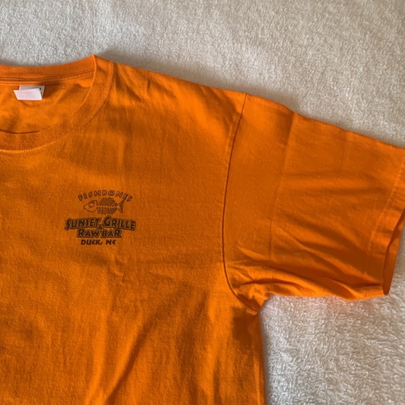 Sunset Grill and Raw Bar t-shirt XL orange - Picture 5 of 11